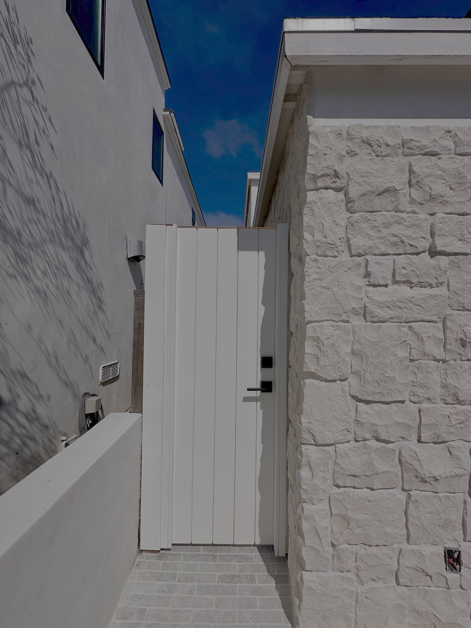 Contemporary & Modern Wood Gate 1321