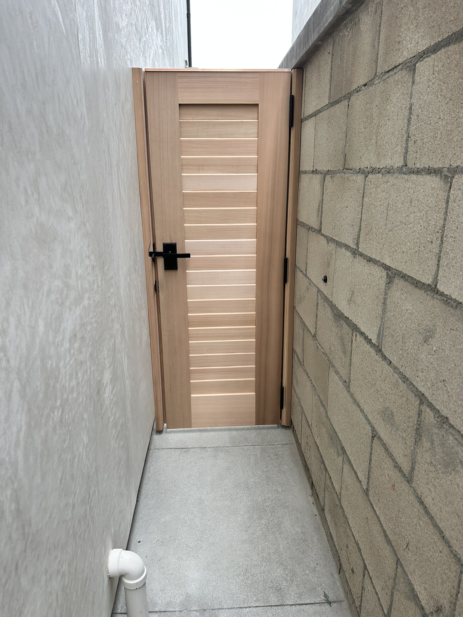 Contemporary & Modern Wood Gate 1323