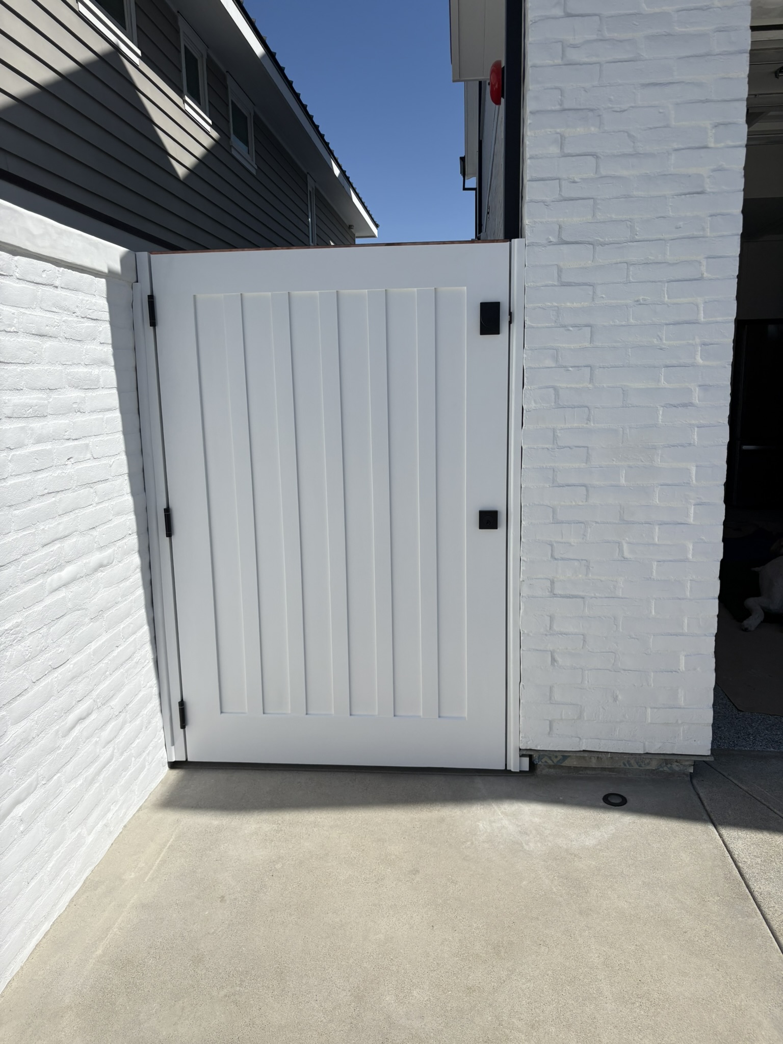 Contemporary & Modern Wood Gate 1333