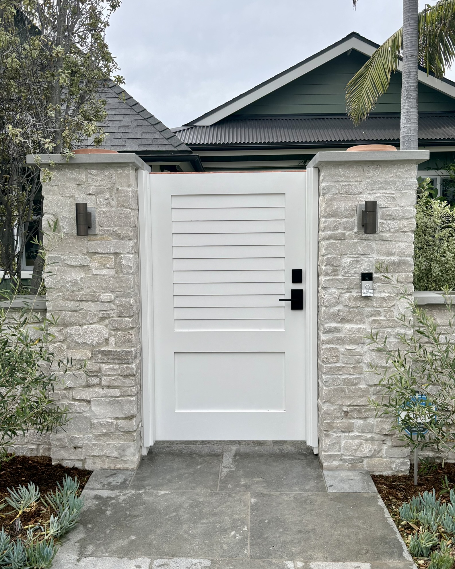 Contemporary & Modern Wood Gate 1346