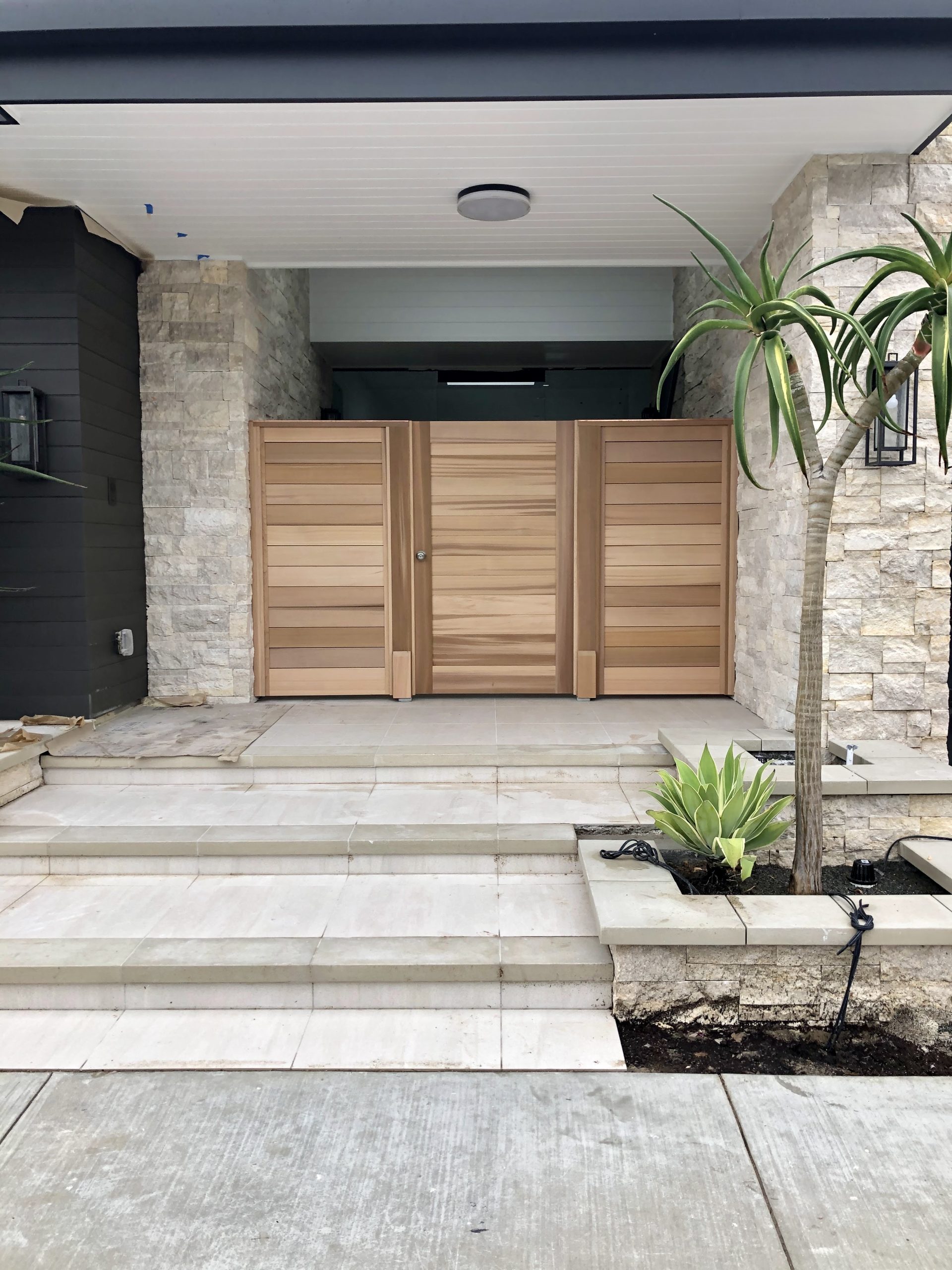 Contemporary & Modern Wood Gate 1348