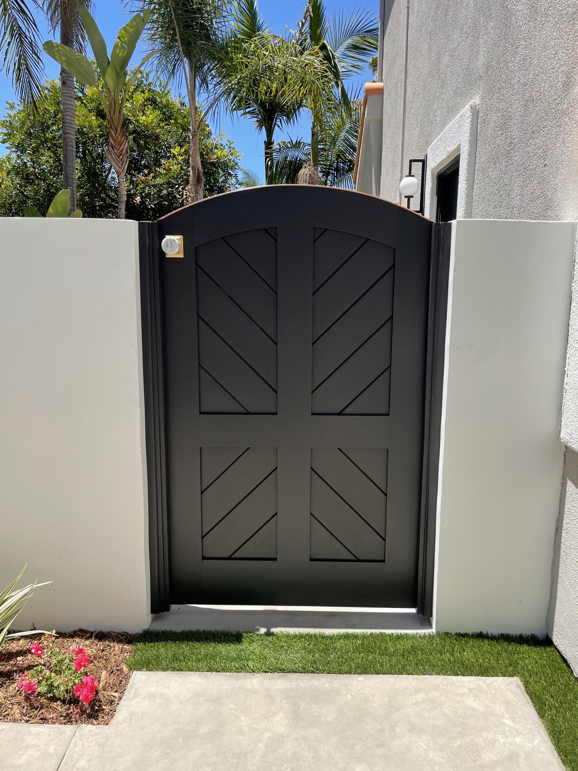 Contemporary & Modern Wood Gate 1351
