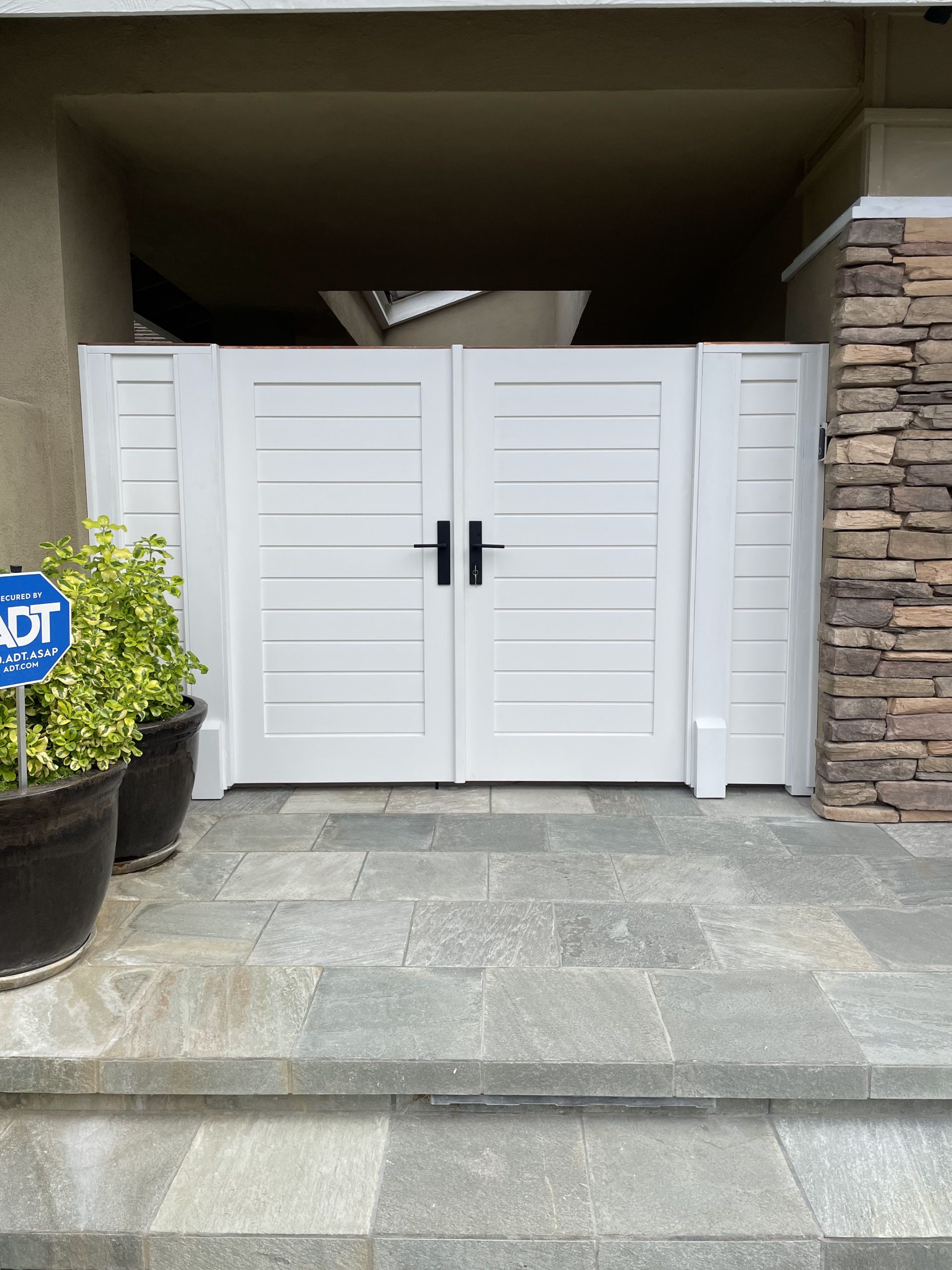 Contemporary & Modern Wood Gate 1353