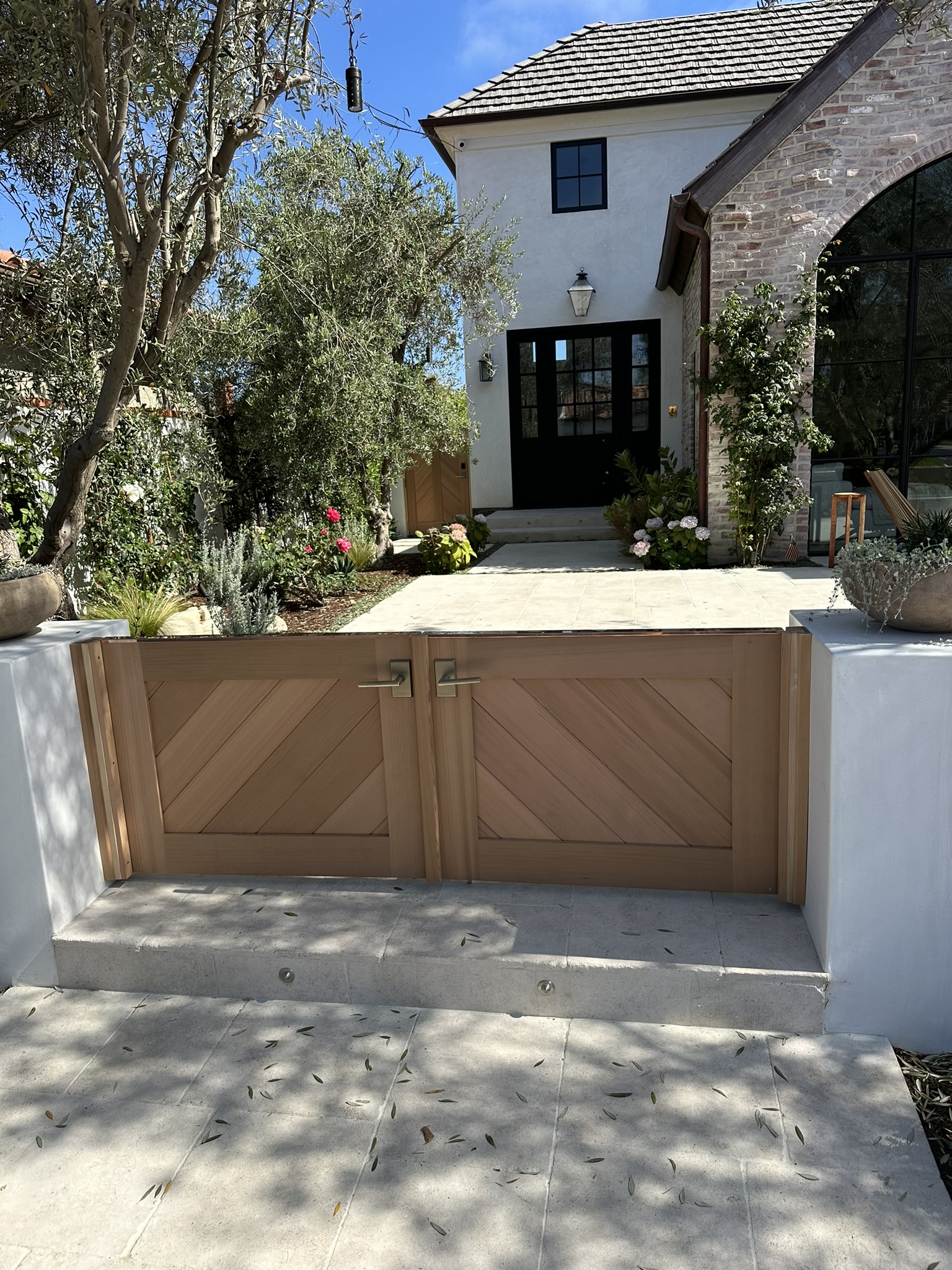 Contemporary & Modern Wood Gate 1354