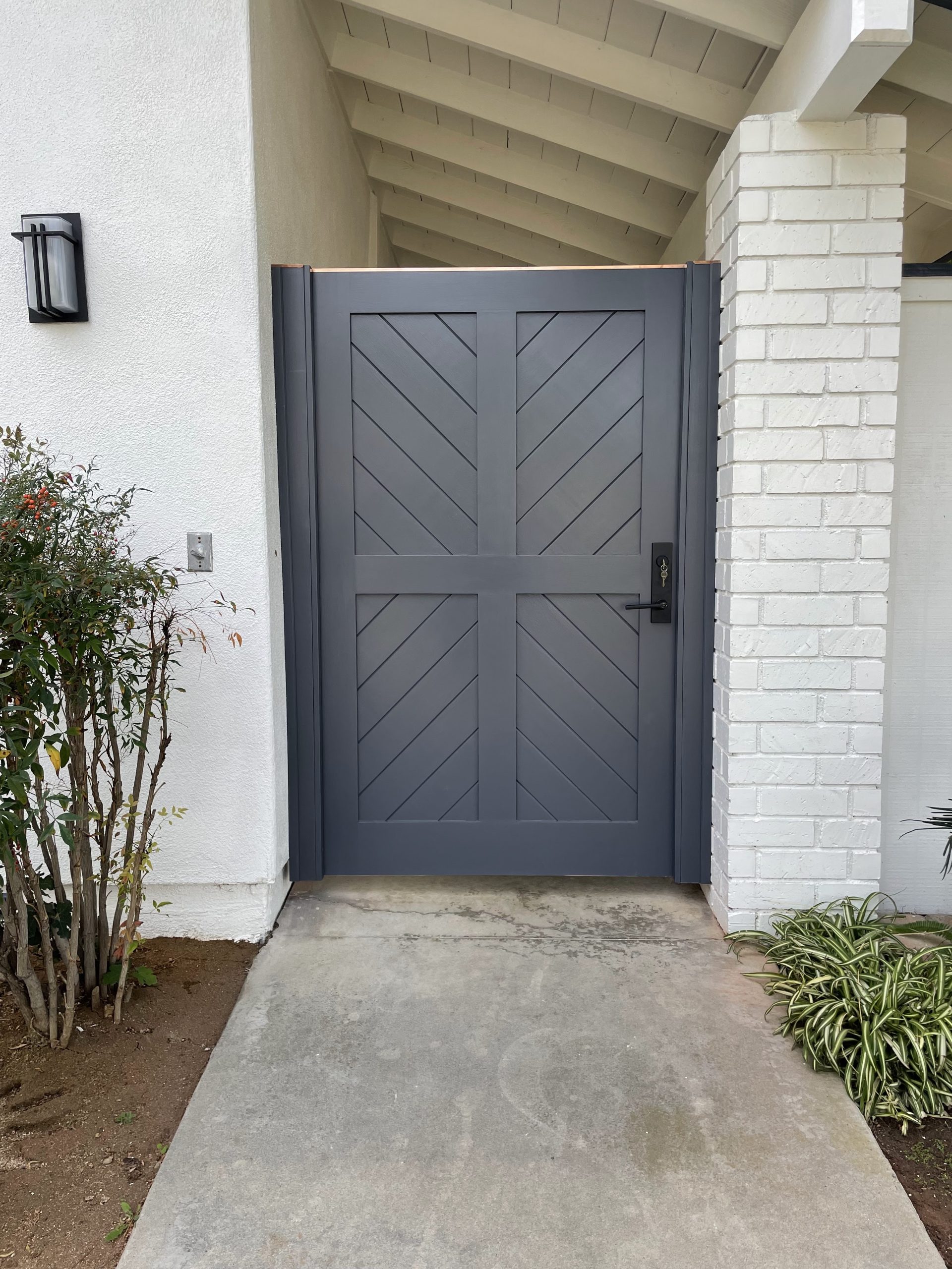 Contemporary & Modern Wood Gate 1355