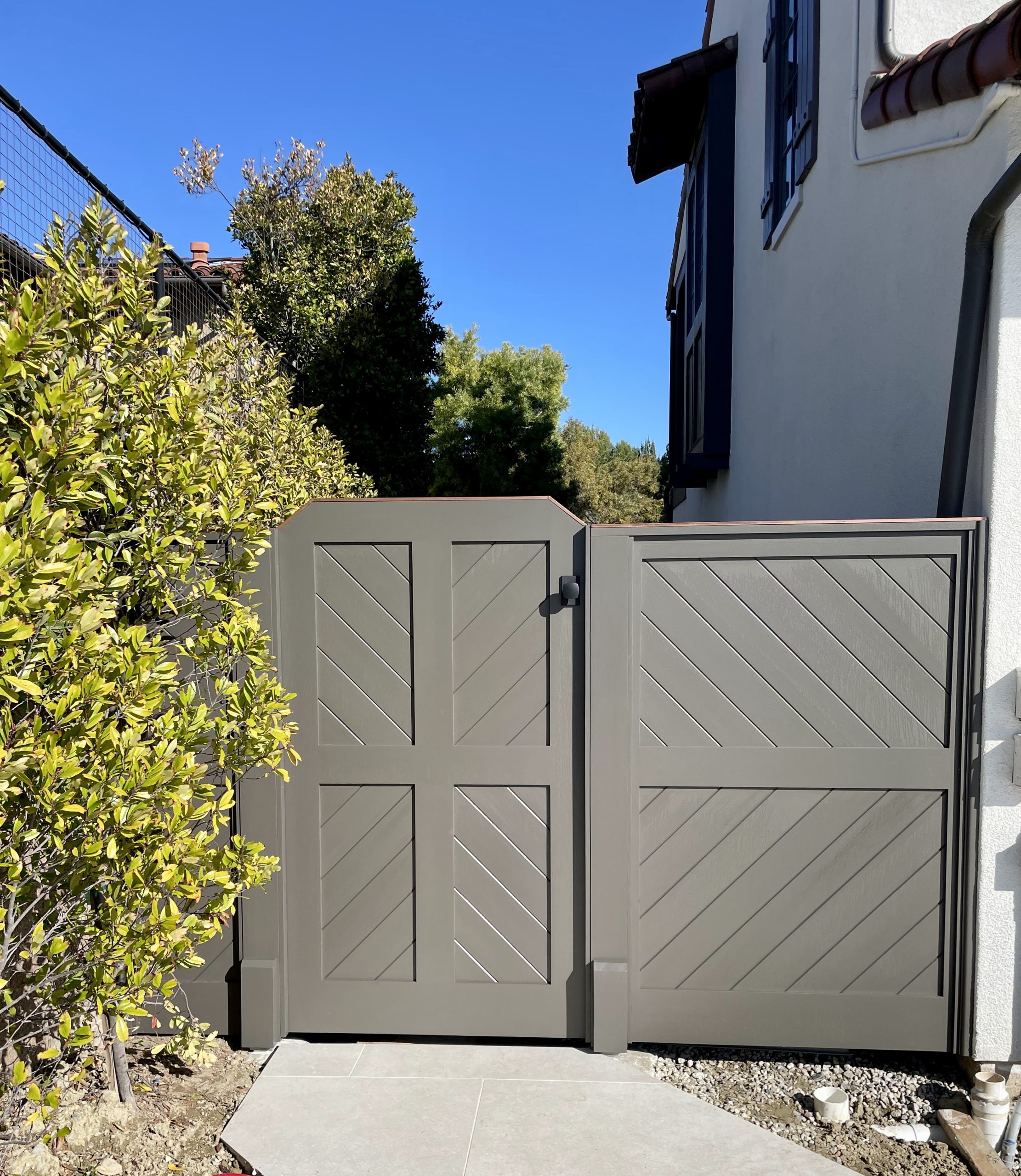 Contemporary & Modern Wood Gate 1356