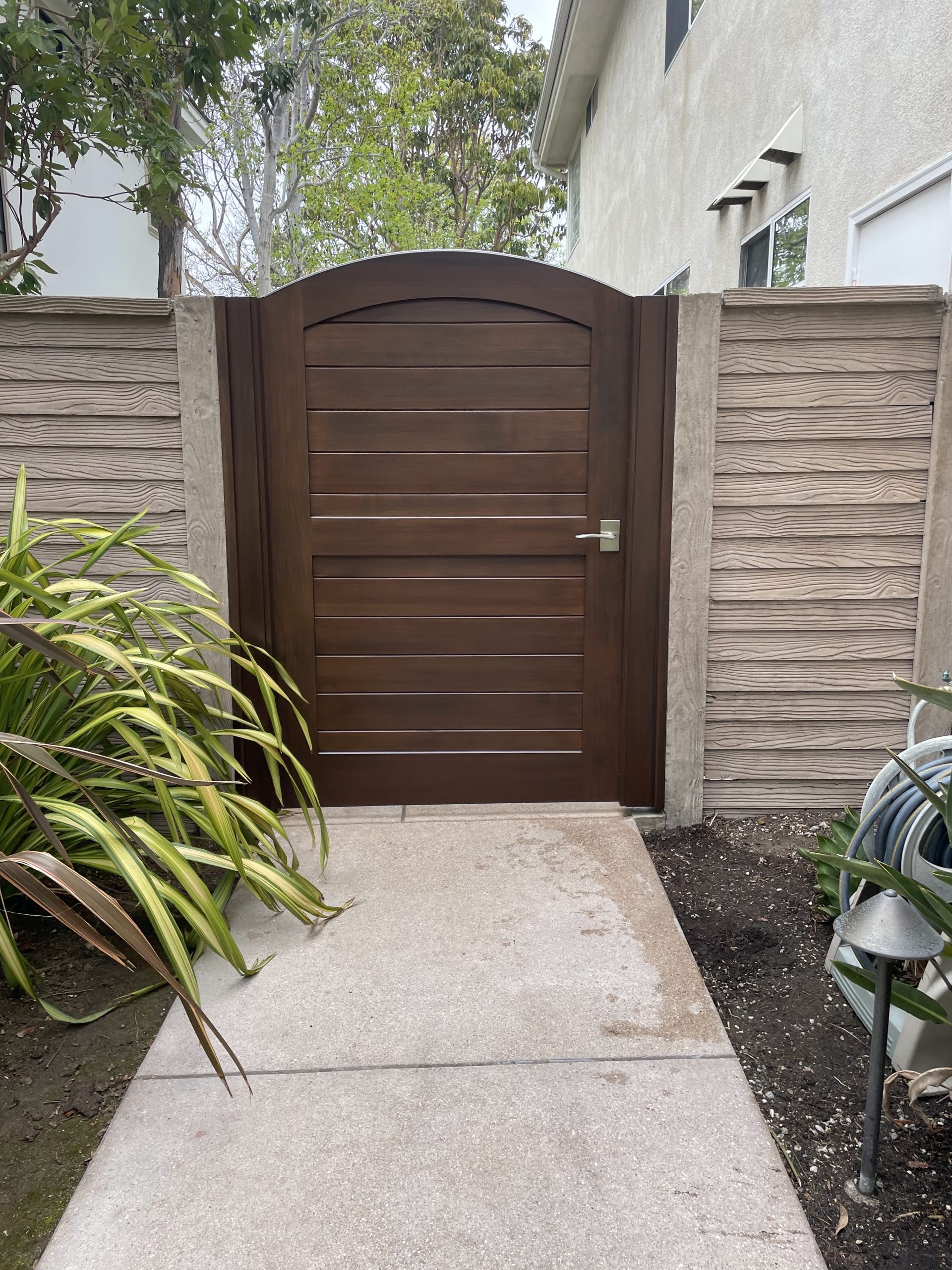 Contemporary & Modern Wood Gate 1358