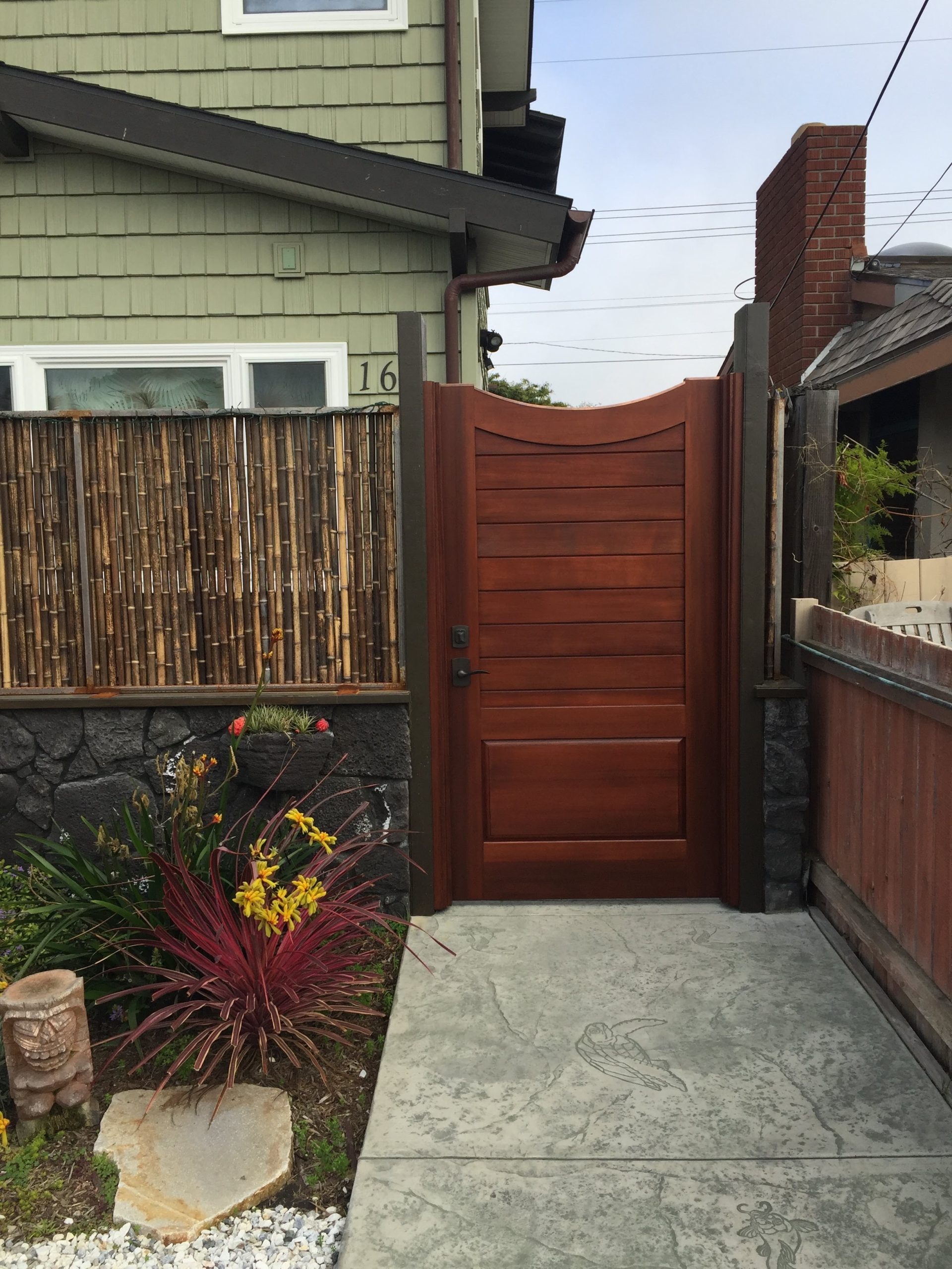 Contemporary & Modern Wood Gate 1362