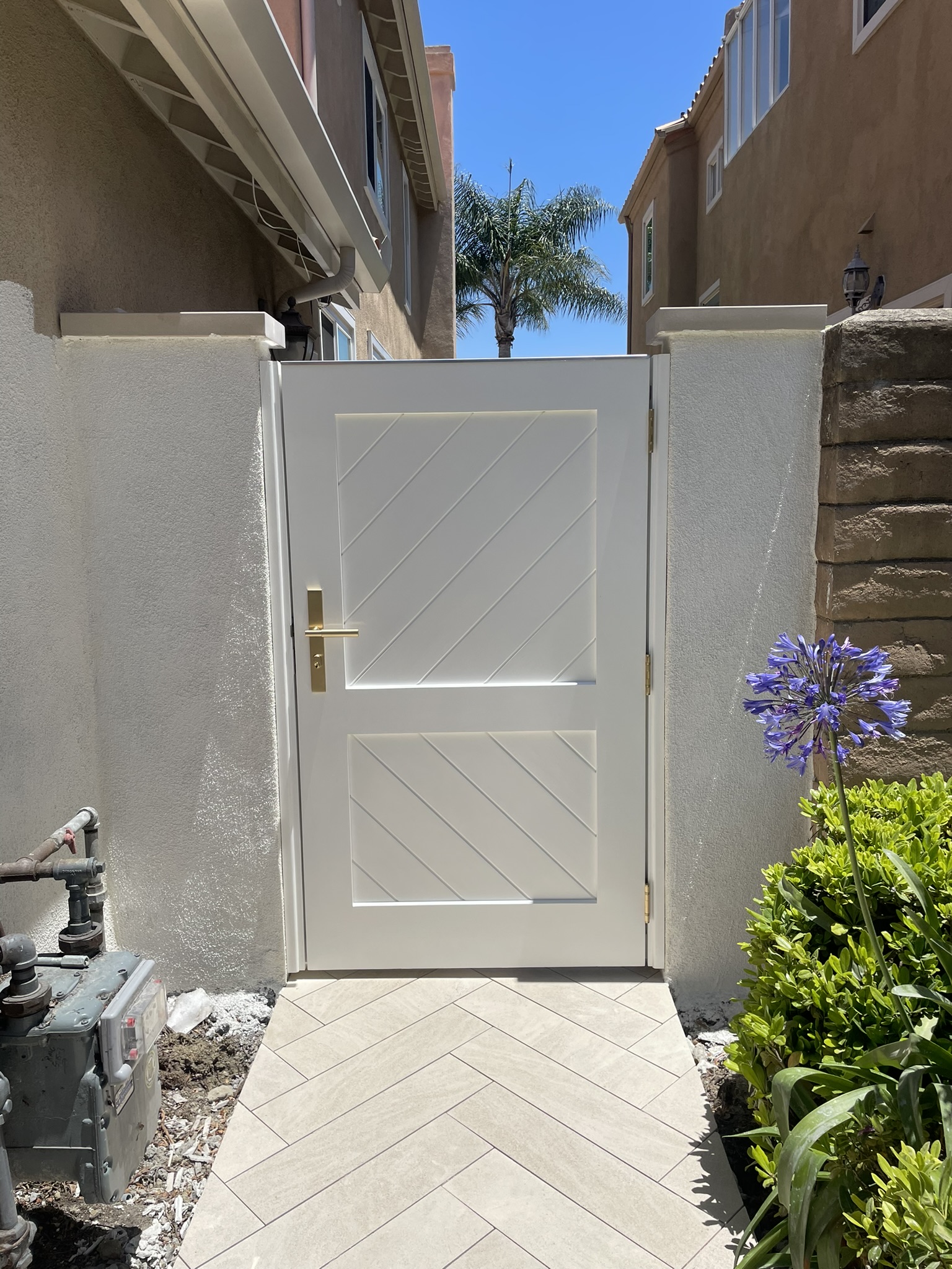 Contemporary & Modern Wood Gate 1369