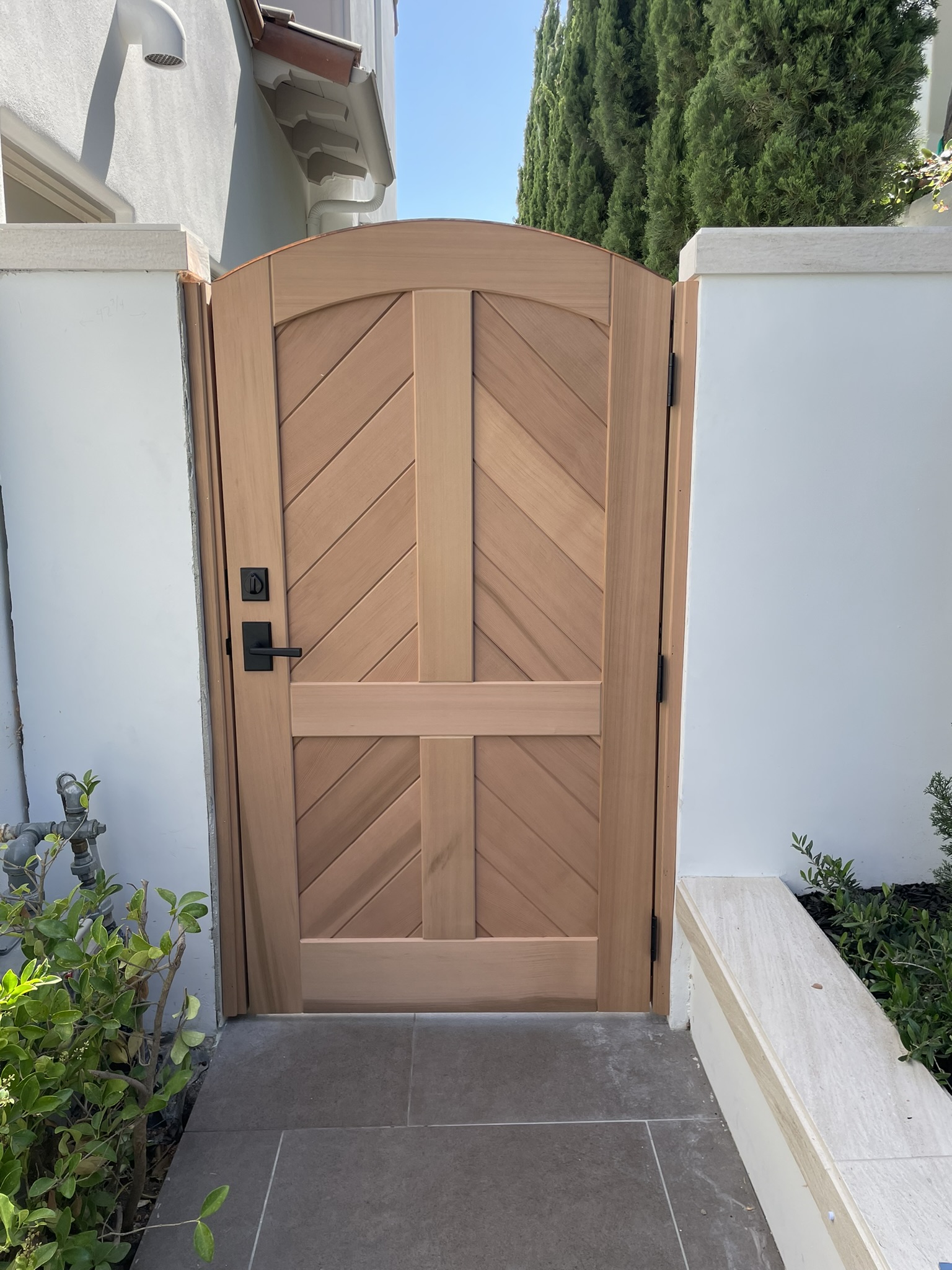 Contemporary & Modern Wood Gate 1370