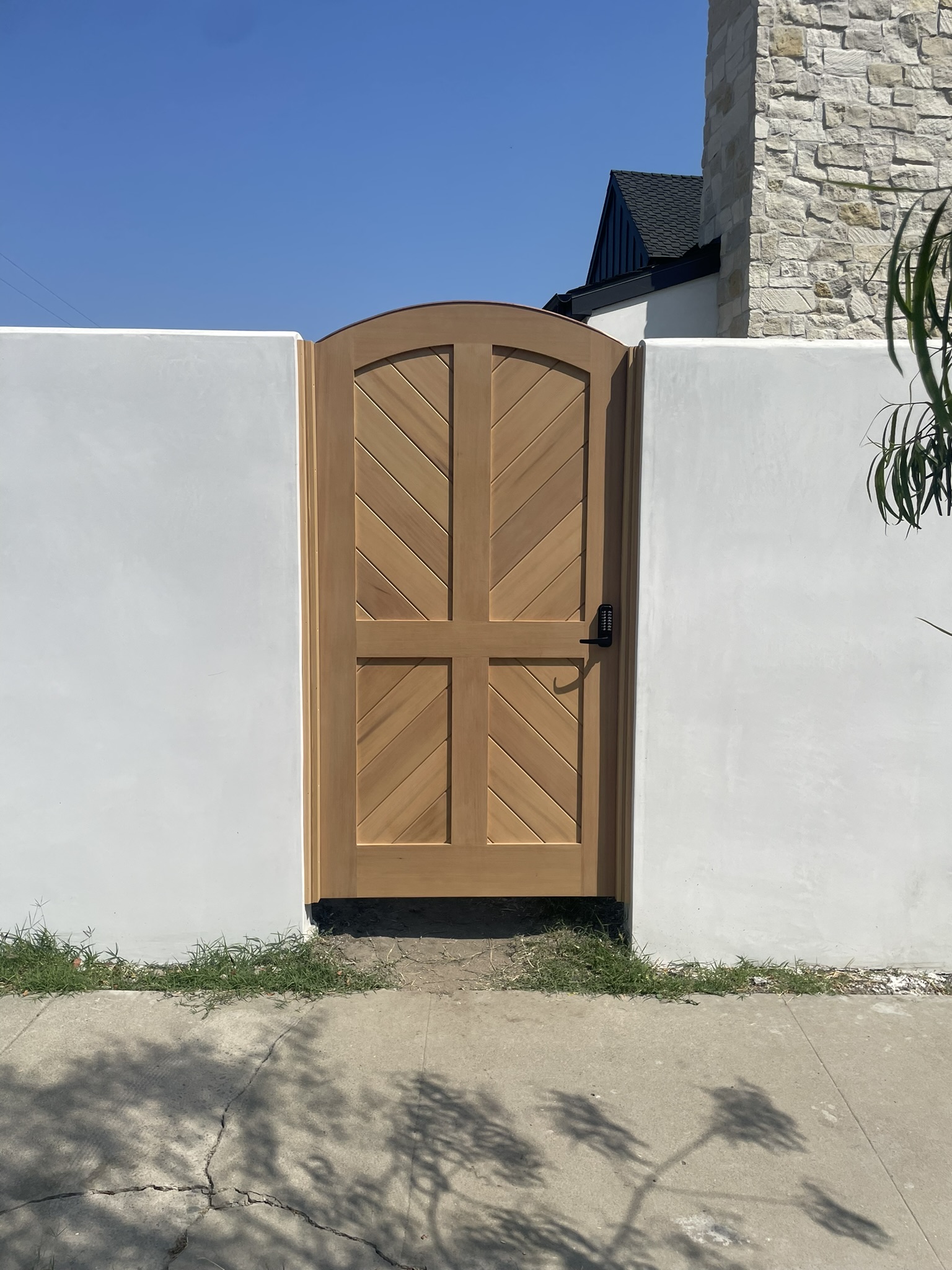 Contemporary & Modern Wood Gate 1372