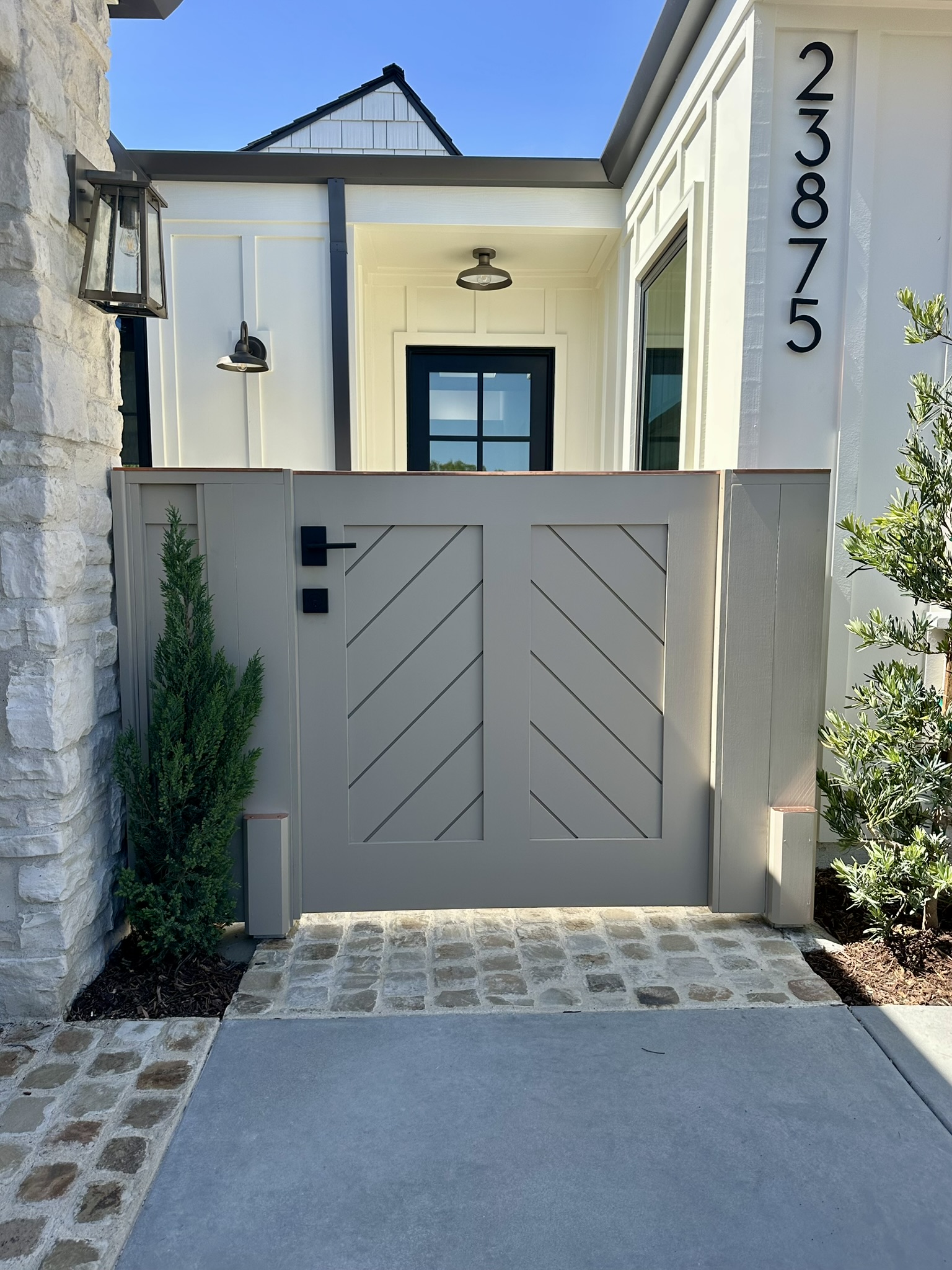 Contemporary & Modern Wood Gate 1375