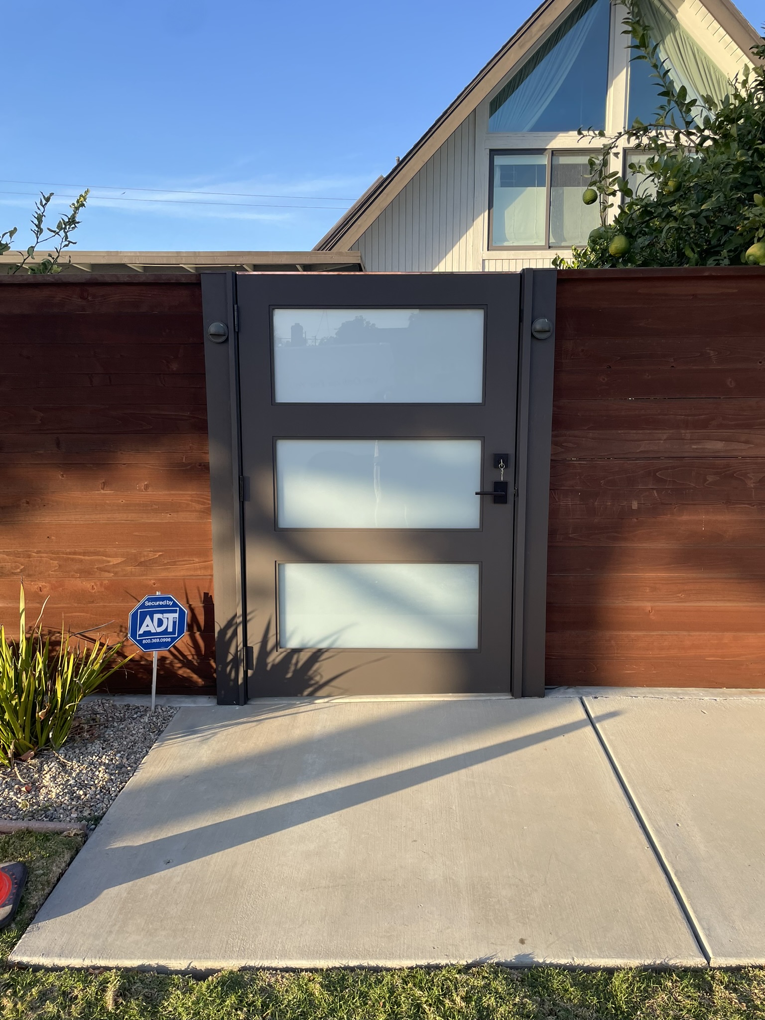 Contemporary & Modern Wood Gate 1376