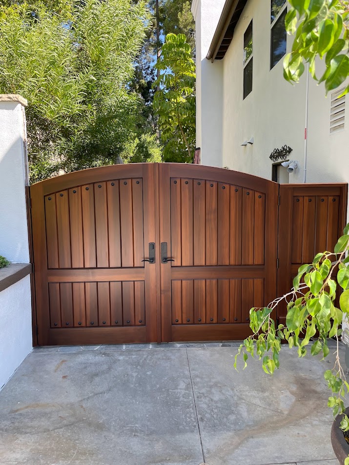 Mediterranean Wood Gate 1233
