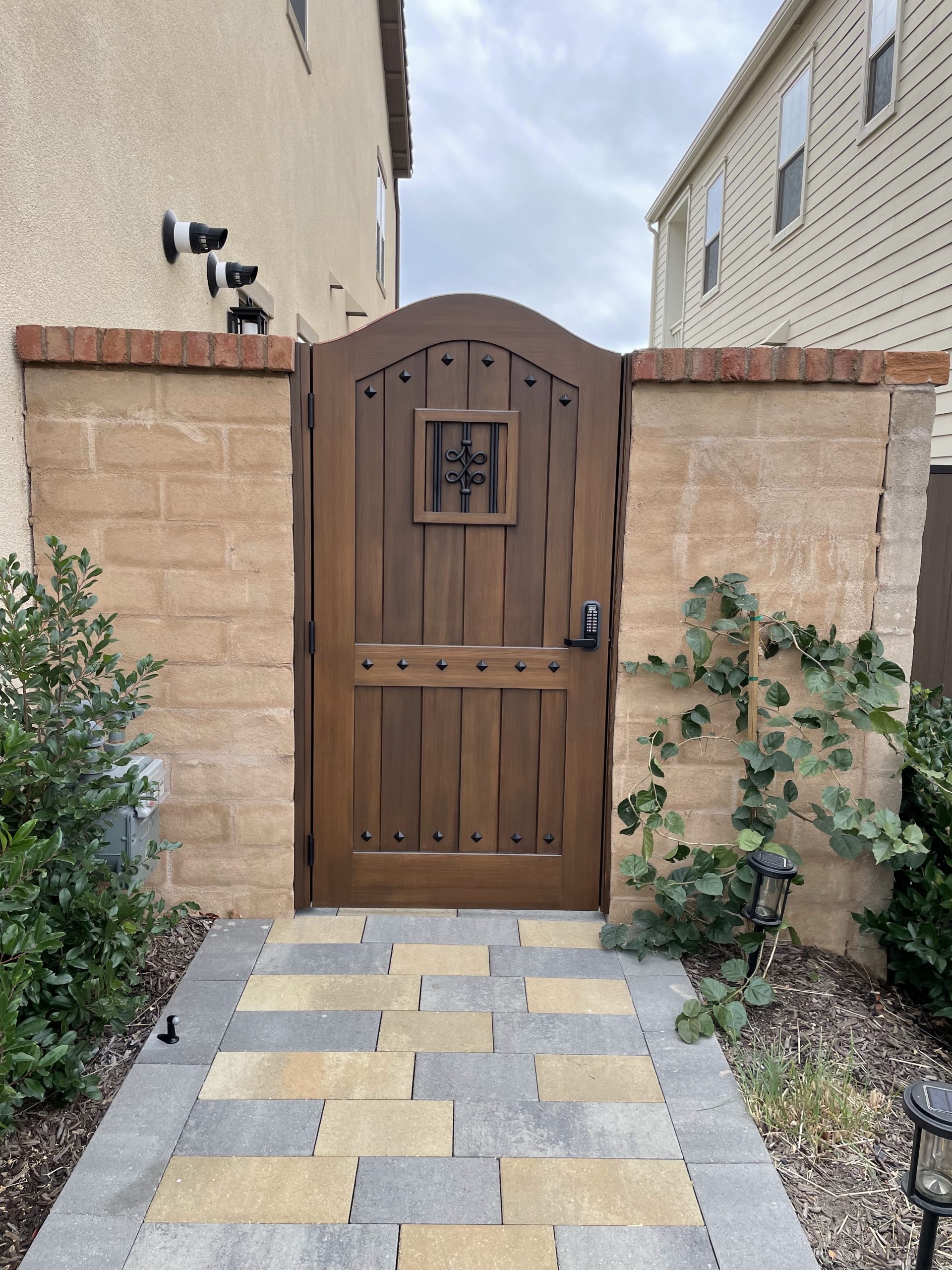 Mediterranean Wood Gate 1249