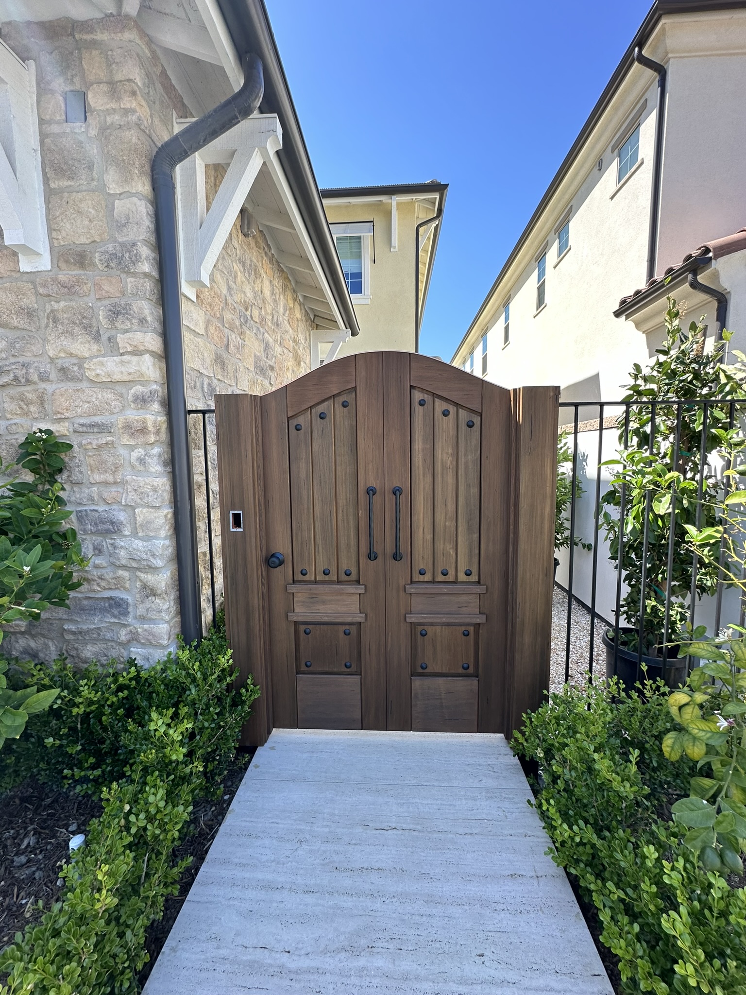 Mediterranean Wood Gate 1253